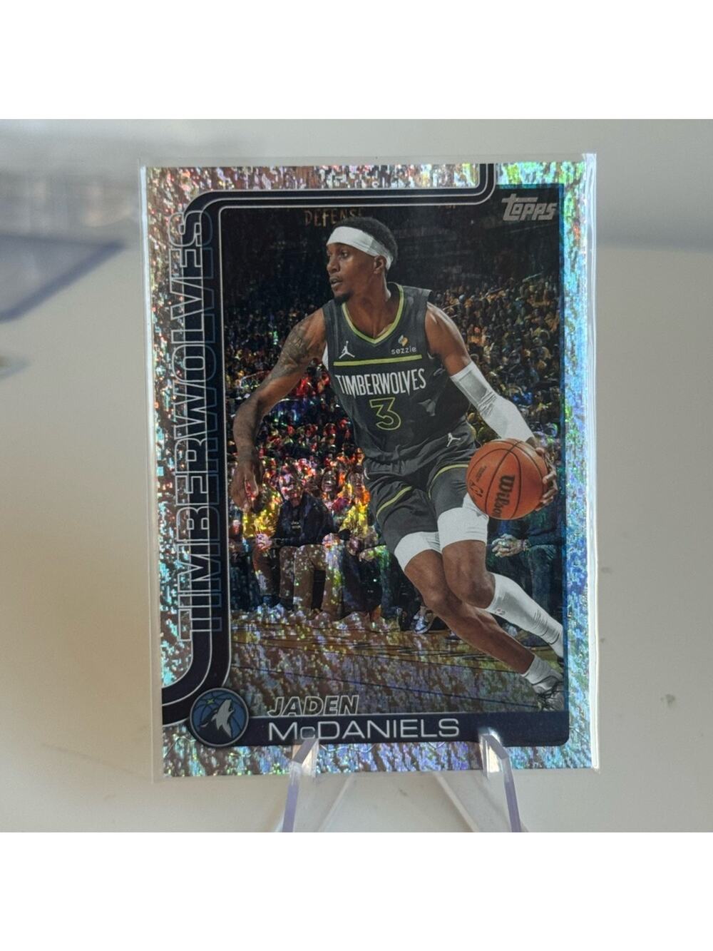 2025 Topps NBA Jaden Daniels Shimmer Silver Hologram Card.